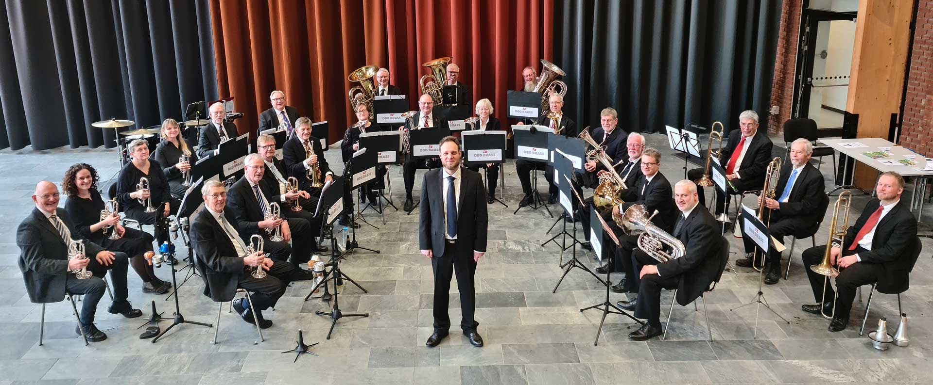 Foto af medlemmerne i OBG Brass